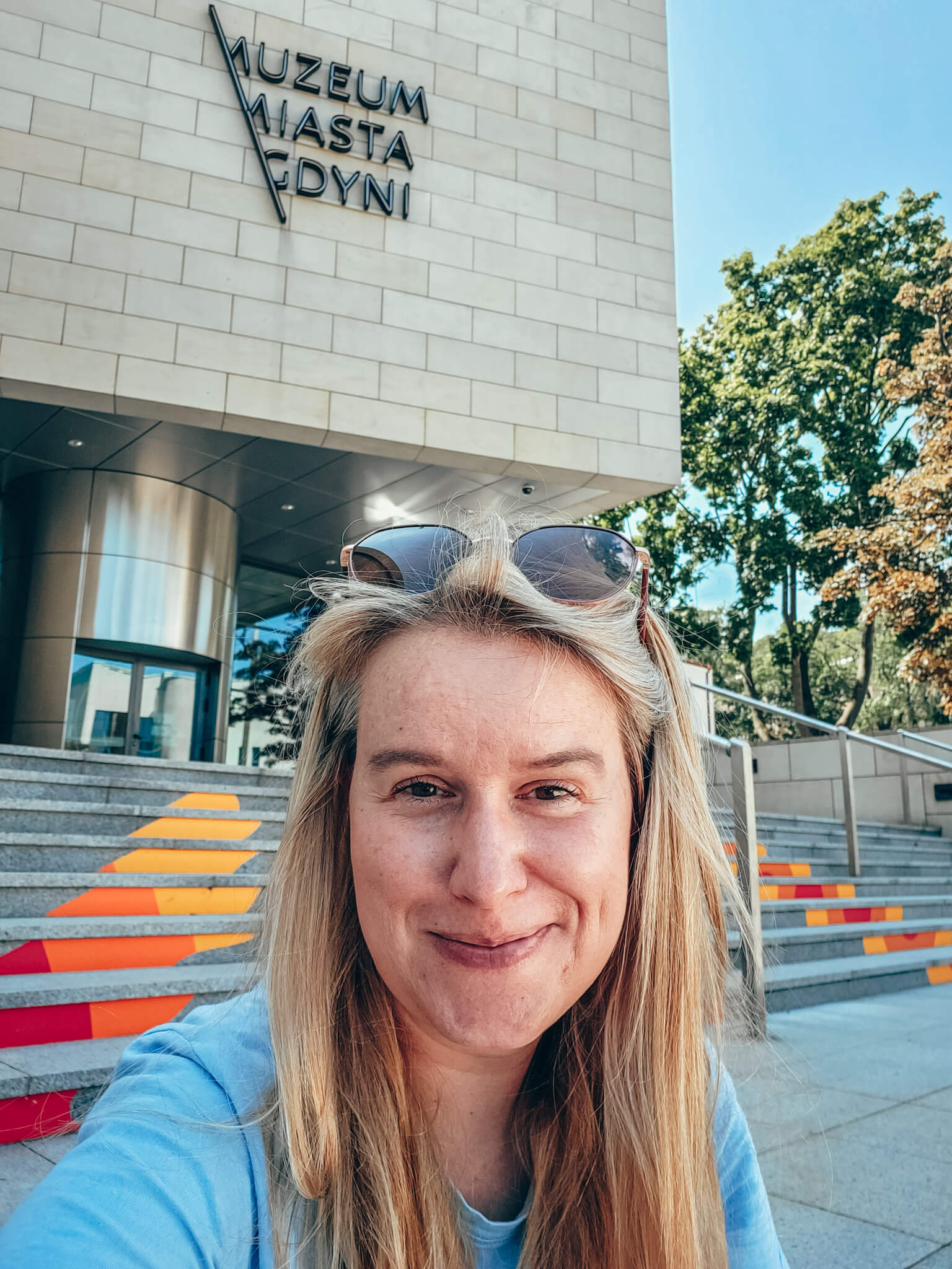 Aleksandra's selfie in front of Gdynia City Museum