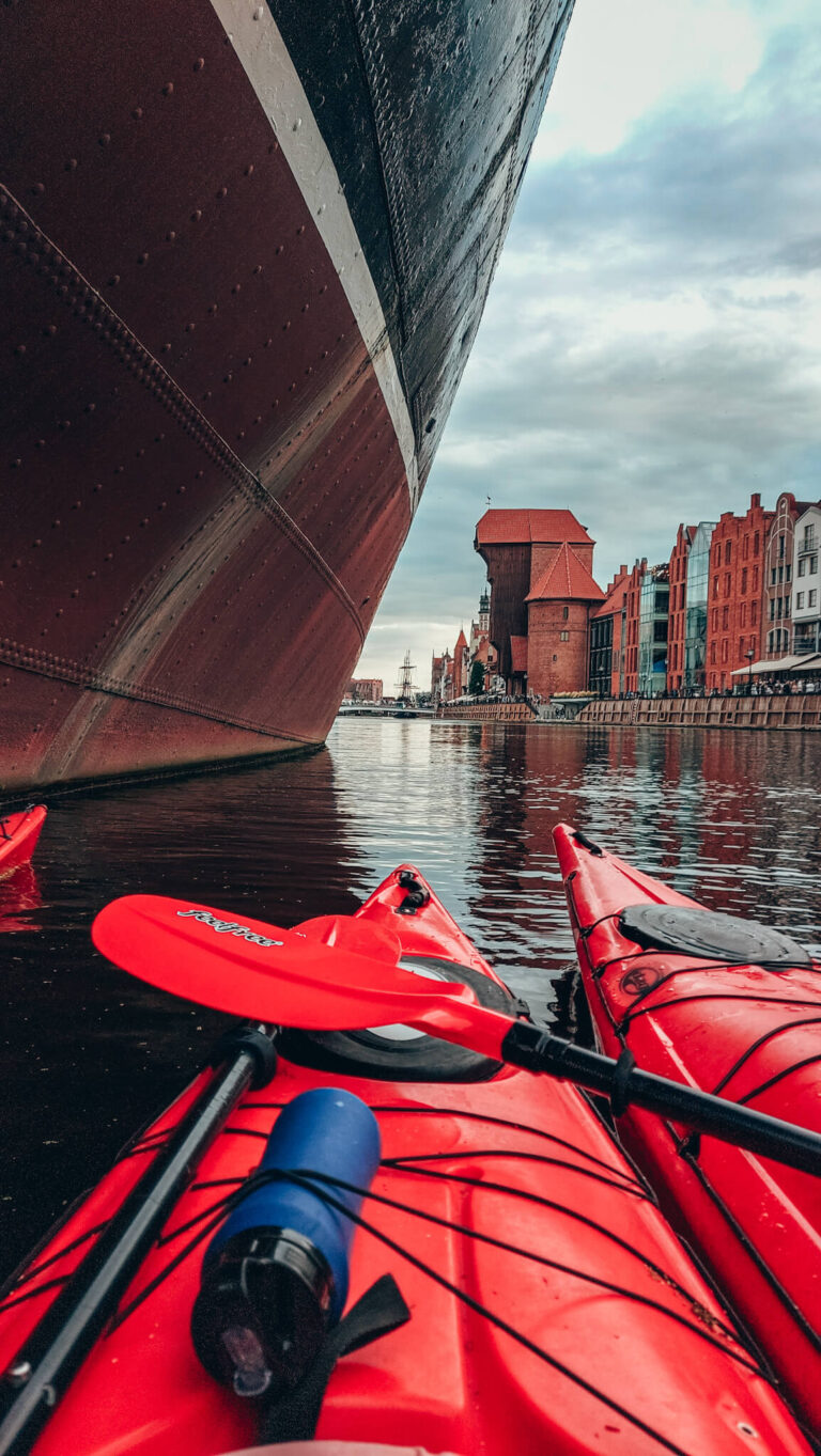 Crane and Sołdek ship from the kayak